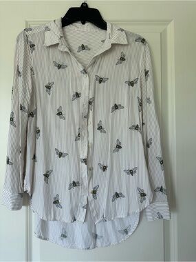 Striped Bee Print Button-Up Shirt - White with Yellow & Black Bees